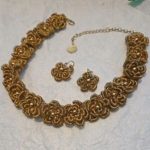 Gold Floral Jewelry Set